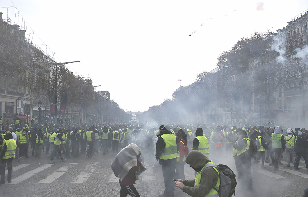 frankrike gula västarna.jpg