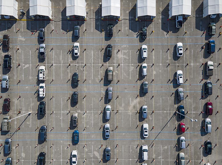 corona vaccin usa bilar.jpg