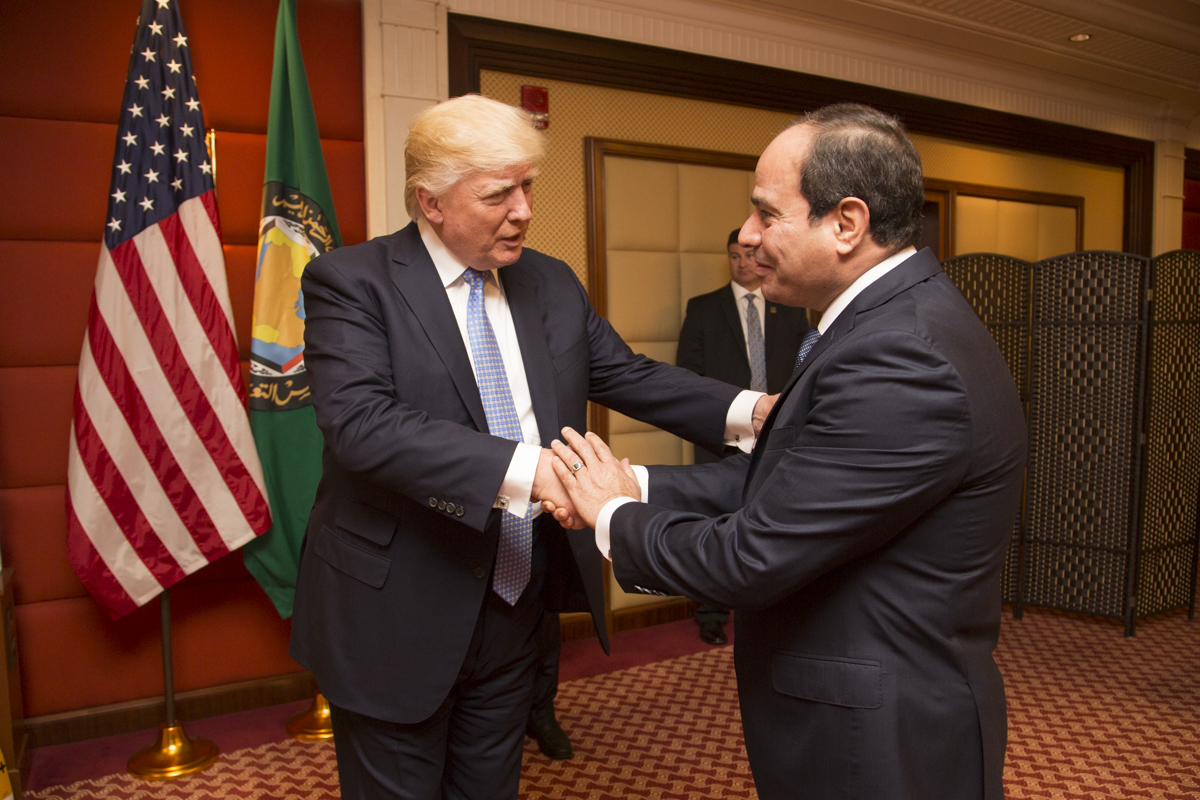 Donald_Trump_greets_the_President_of_Egypt,_Abdel_Fattah_Al_Sisi,_May_2017.jpg