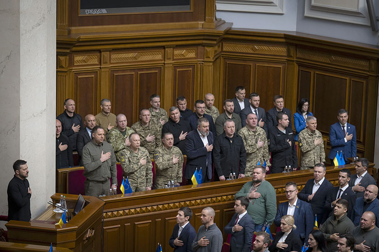 ukraina parlament militärer zelenskyj.jpg