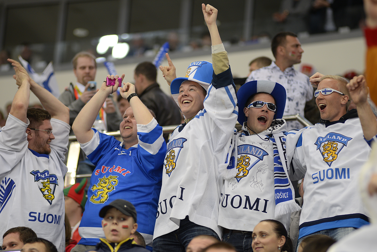 Ärofylld historia får ge glans åt krisande 100-åring