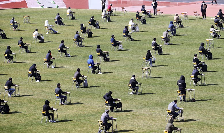 Sydkorea social distans.jpg