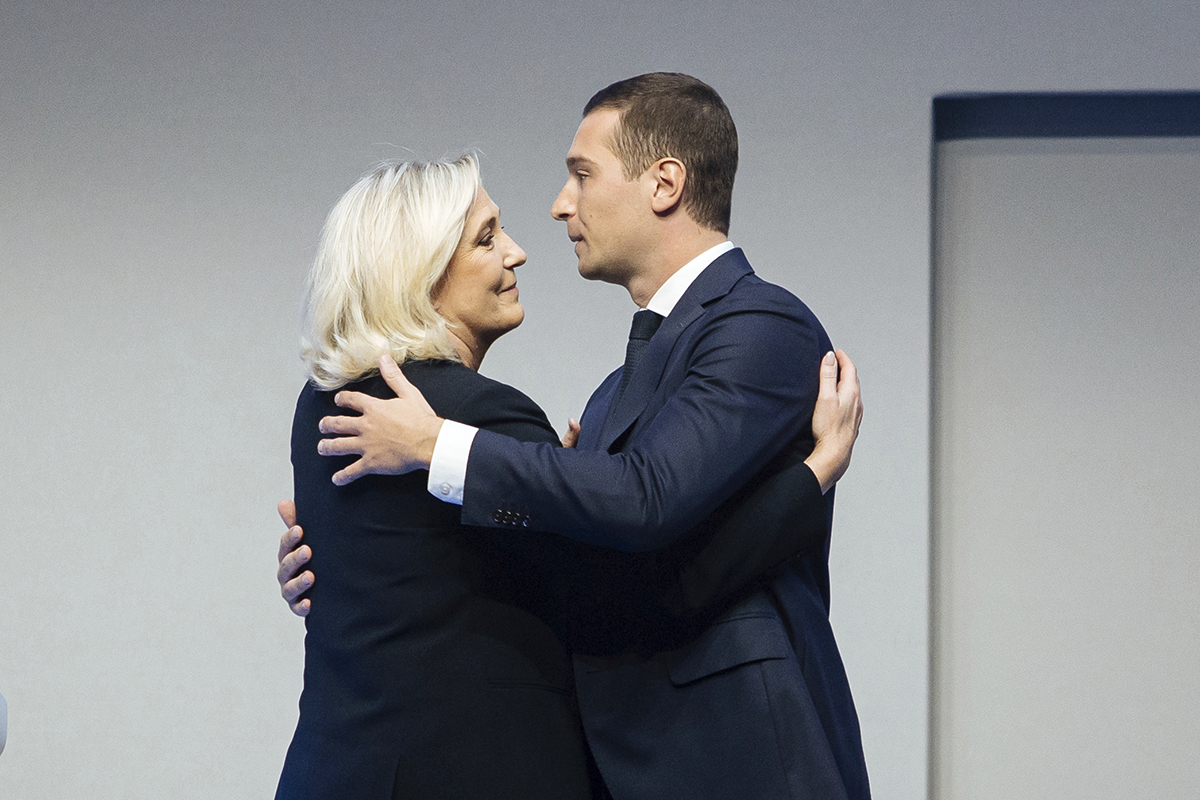På väg mot den högsta makten? Le Pen och Bardella. Foto: AP/TT